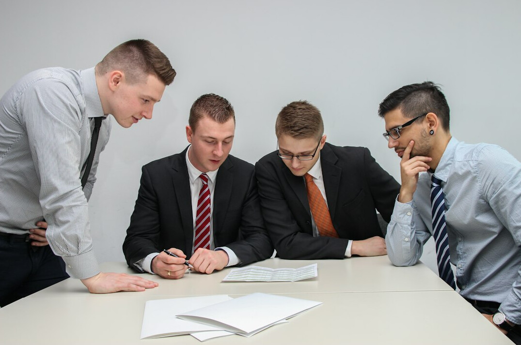 group discussion in meeting